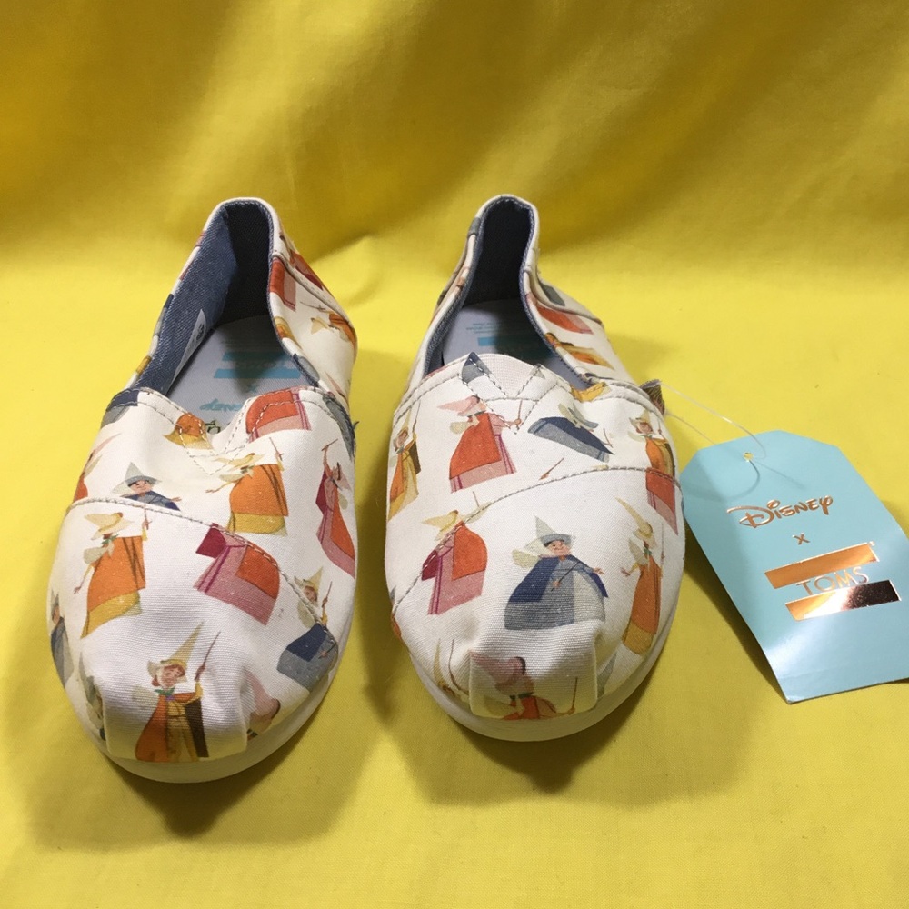TOMS Women’s DISNEY Sleeping Beauty Canvas Shoe SZ 8